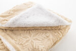 Valsatra RPET Christmas blanket - Image 8