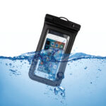 IPX8 Waterproof Floating Phone Pouch - Image 4