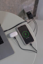 Urban Vitamin Mendocino 65W GaN charger retractable cable - Image 16