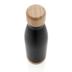 Vacuum stainless steel bottle with bamboo lid and bottom - Image 4