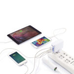 Travel plug with 4 USB ports - Image 4